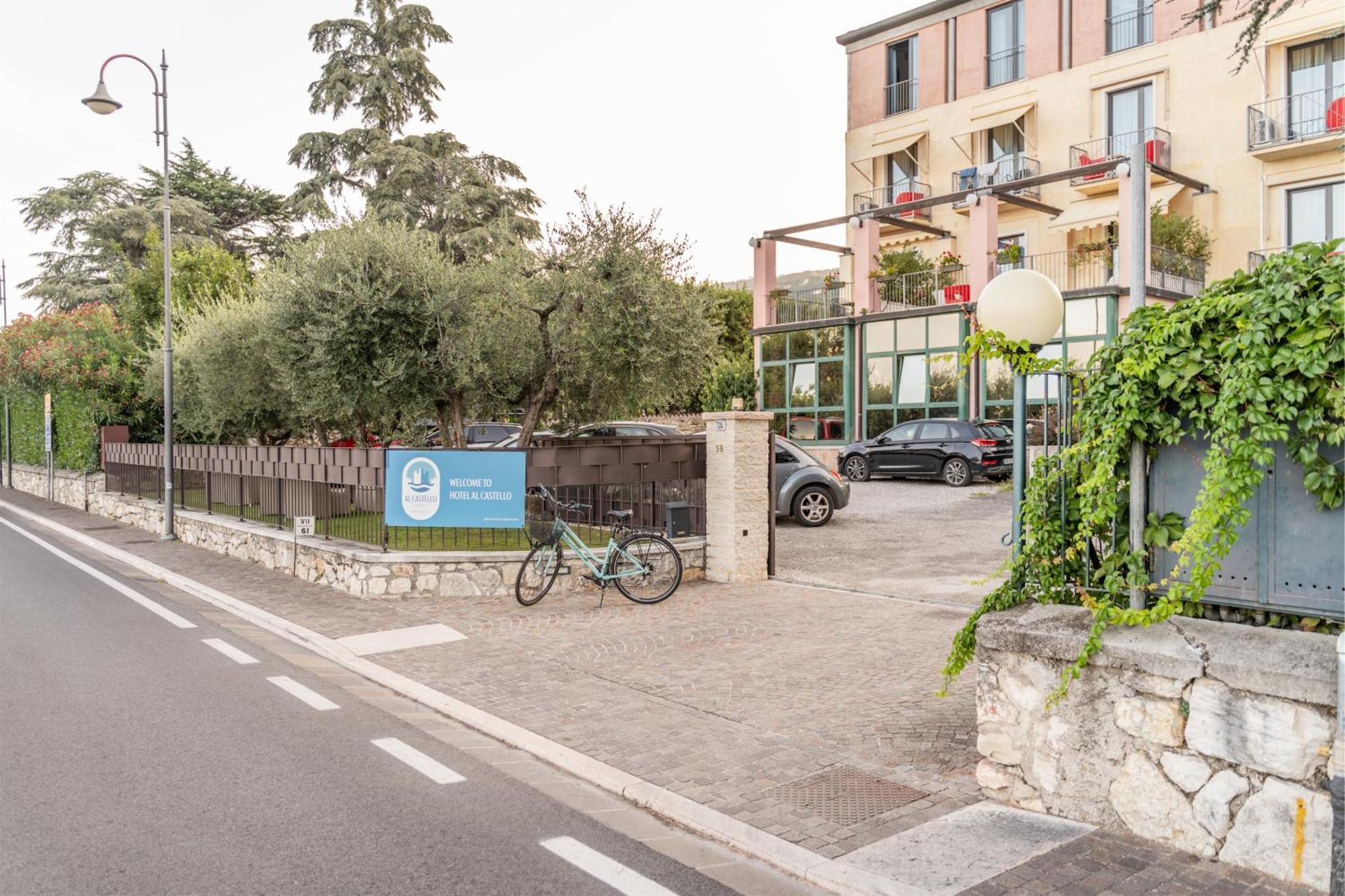 Hotel Al Castello Torri Del Benaco Extérieur photo