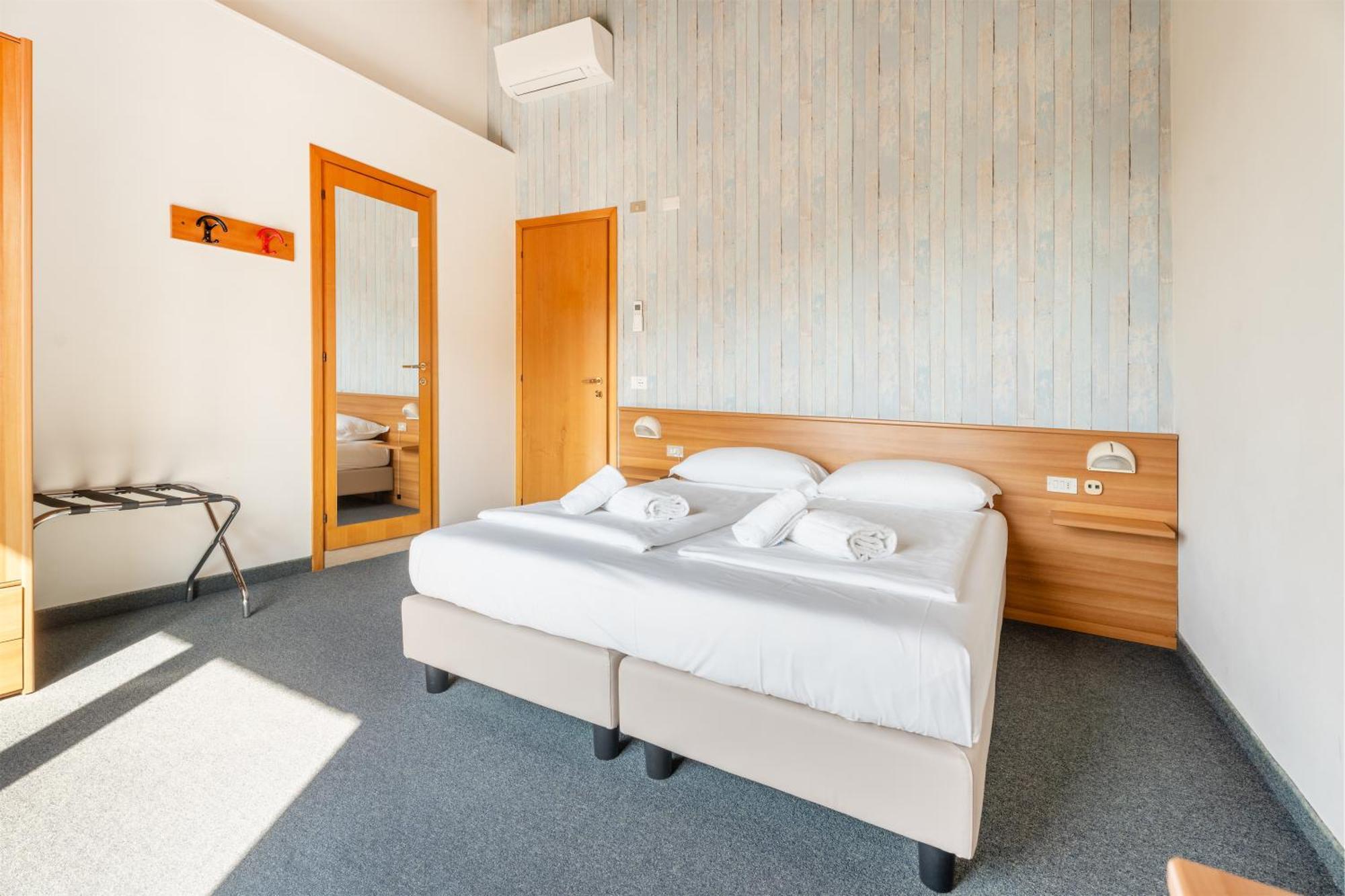 Hotel Al Castello Torri Del Benaco Extérieur photo