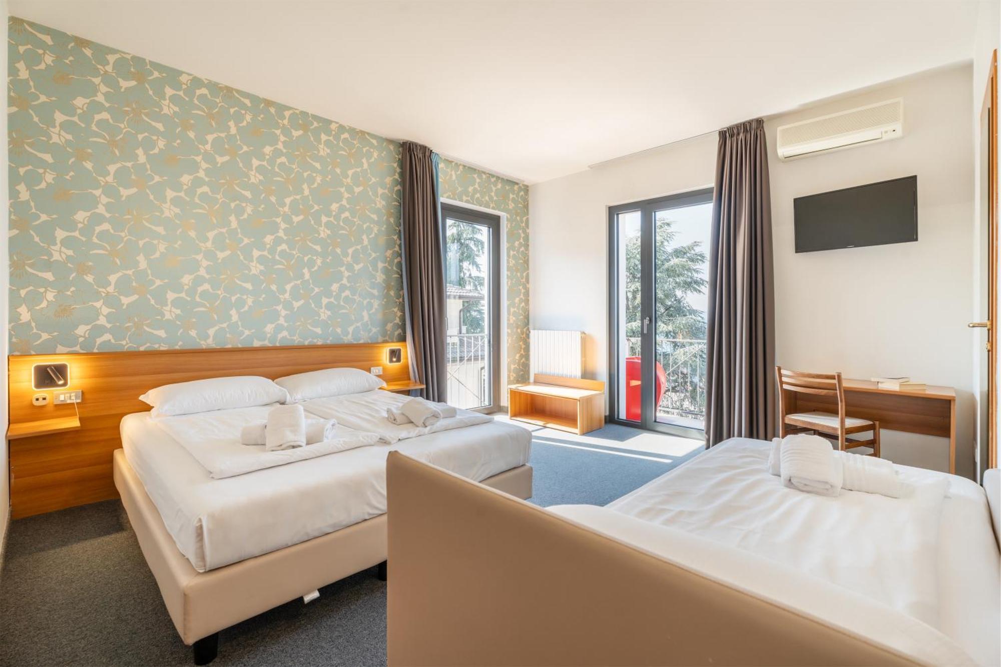 Hotel Al Castello Torri Del Benaco Extérieur photo