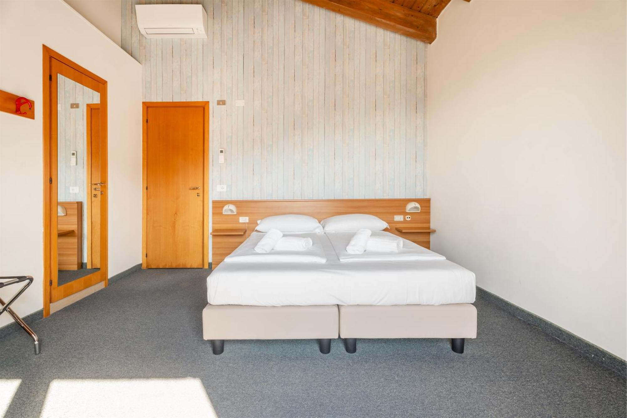 Hotel Al Castello Torri Del Benaco Extérieur photo
