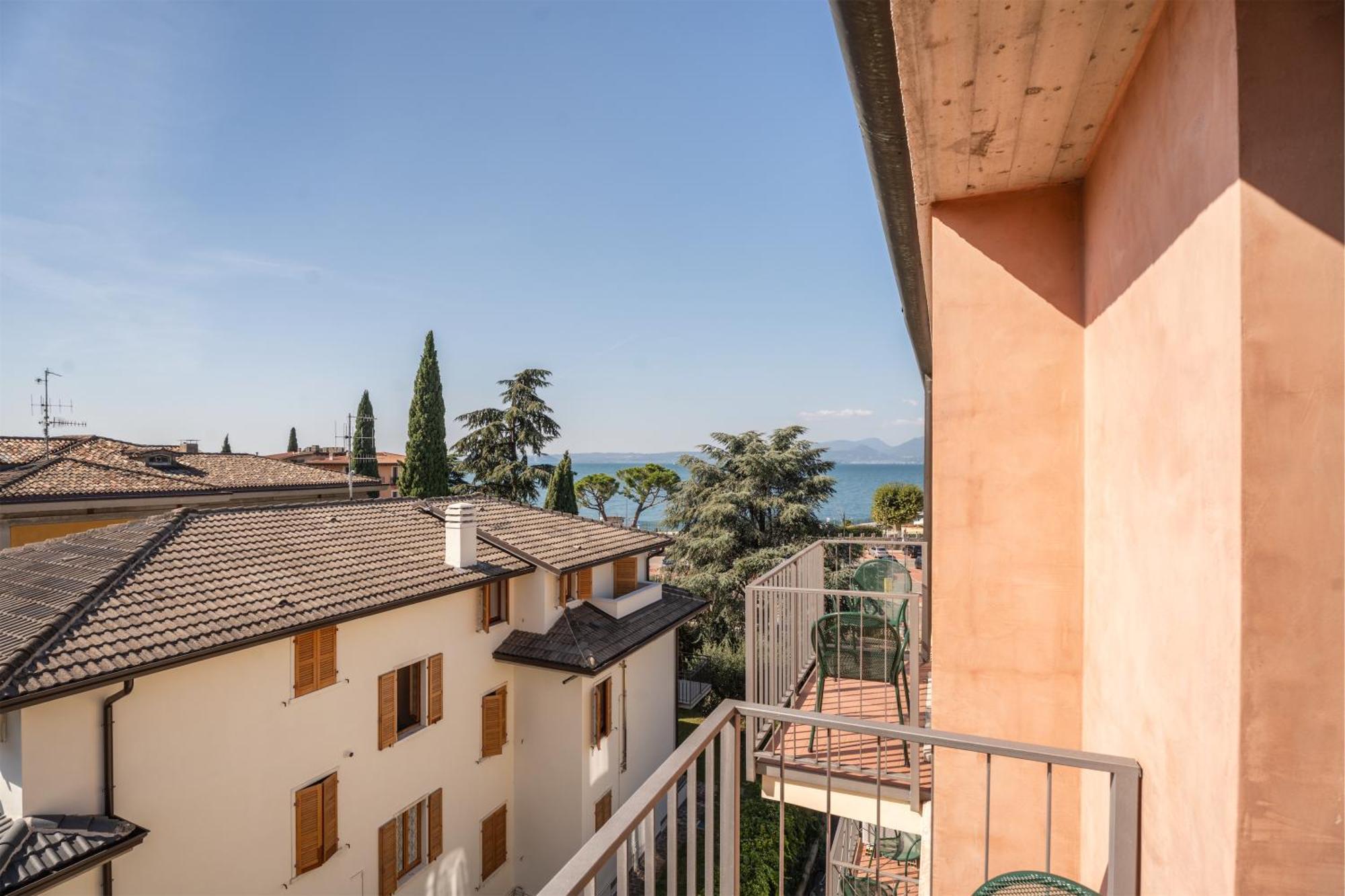 Hotel Al Castello Torri Del Benaco Extérieur photo