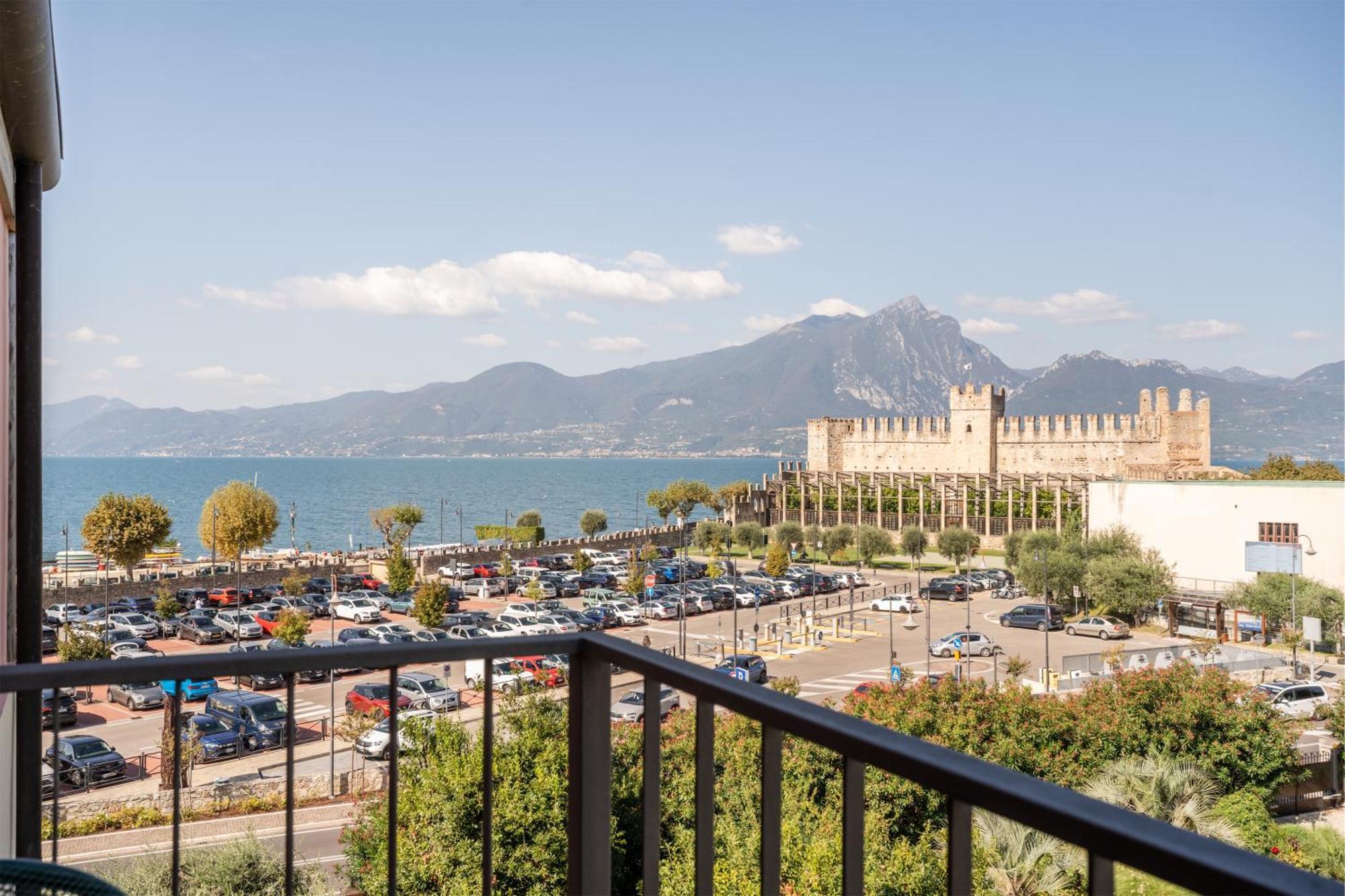 Hotel Al Castello Torri Del Benaco Extérieur photo