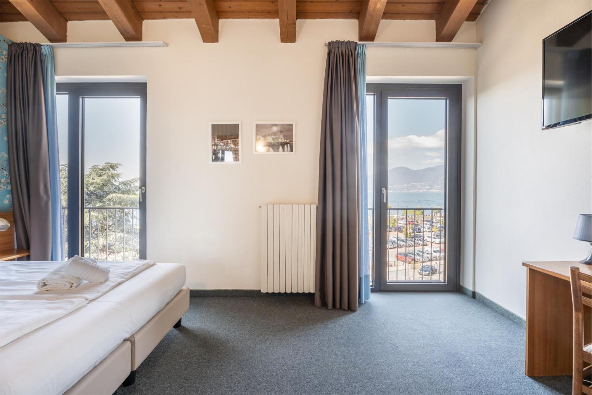 Hotel Al Castello Torri Del Benaco Extérieur photo
