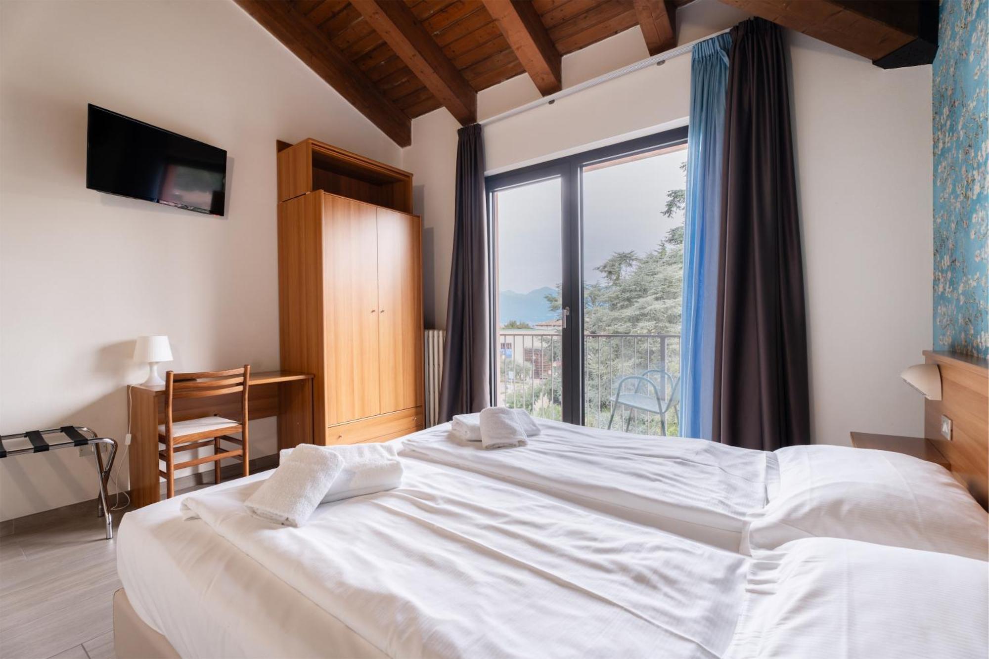 Hotel Al Castello Torri Del Benaco Extérieur photo
