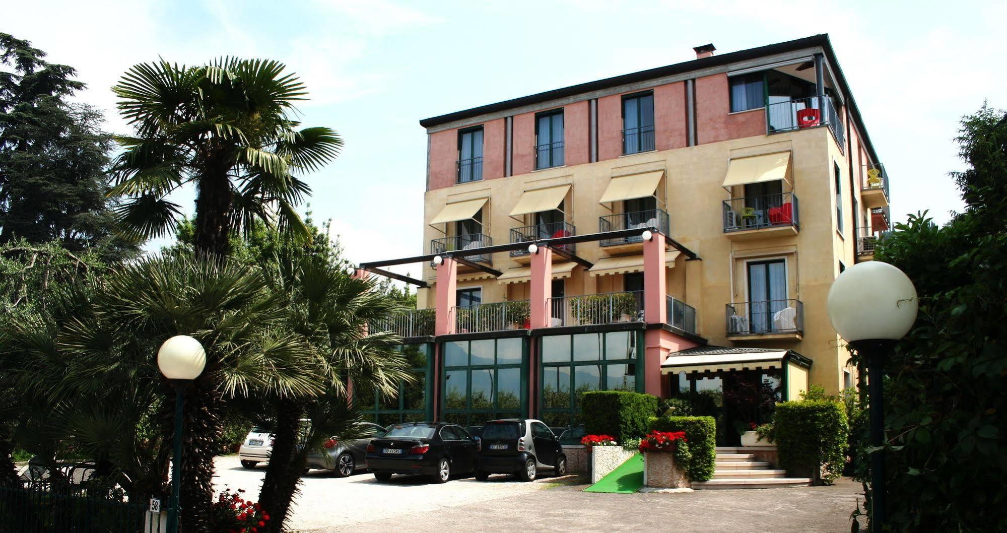Hotel Al Castello Torri Del Benaco Extérieur photo